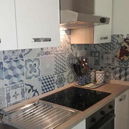 Bilocale Con Giardino, 2 Minuti Dal Mare דירה פאלאו