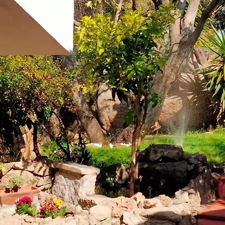 Bilocale Con Giardino, 2 Minuti Dal Mare דירה