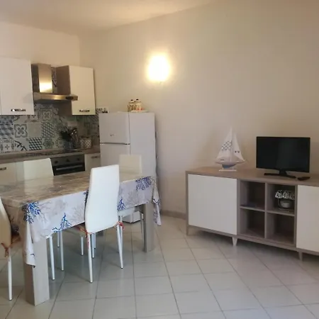 דירה Bilocale Con Giardino, 2 Minuti Dal Mare *